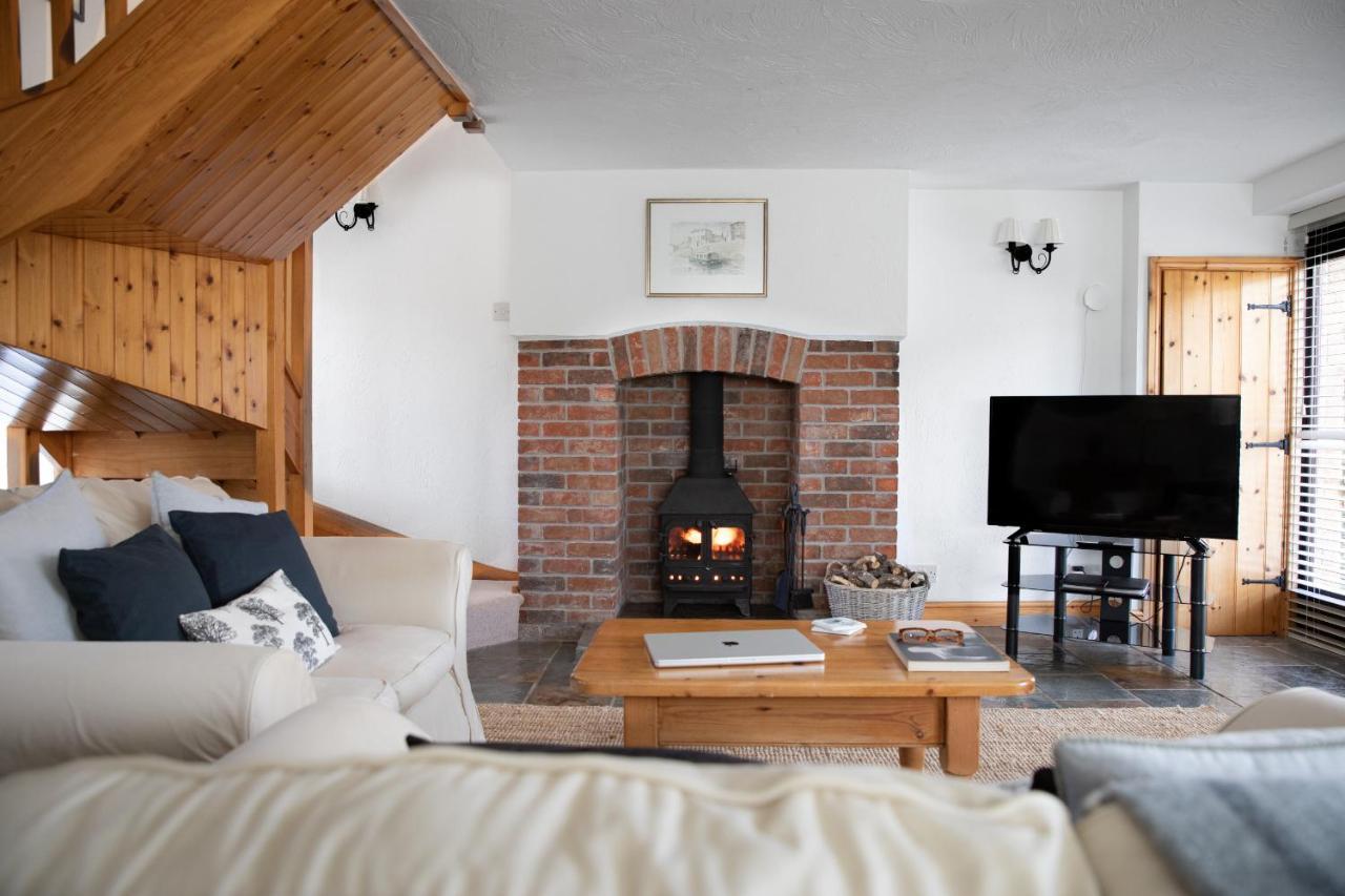 Downe Cottages Hartland Exteriör bild