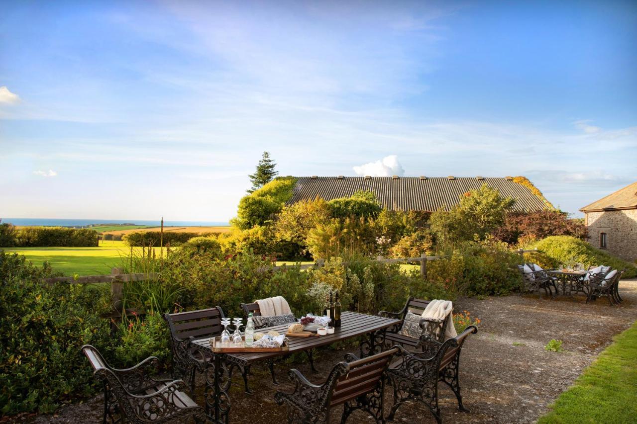Downe Cottages Hartland Exteriör bild