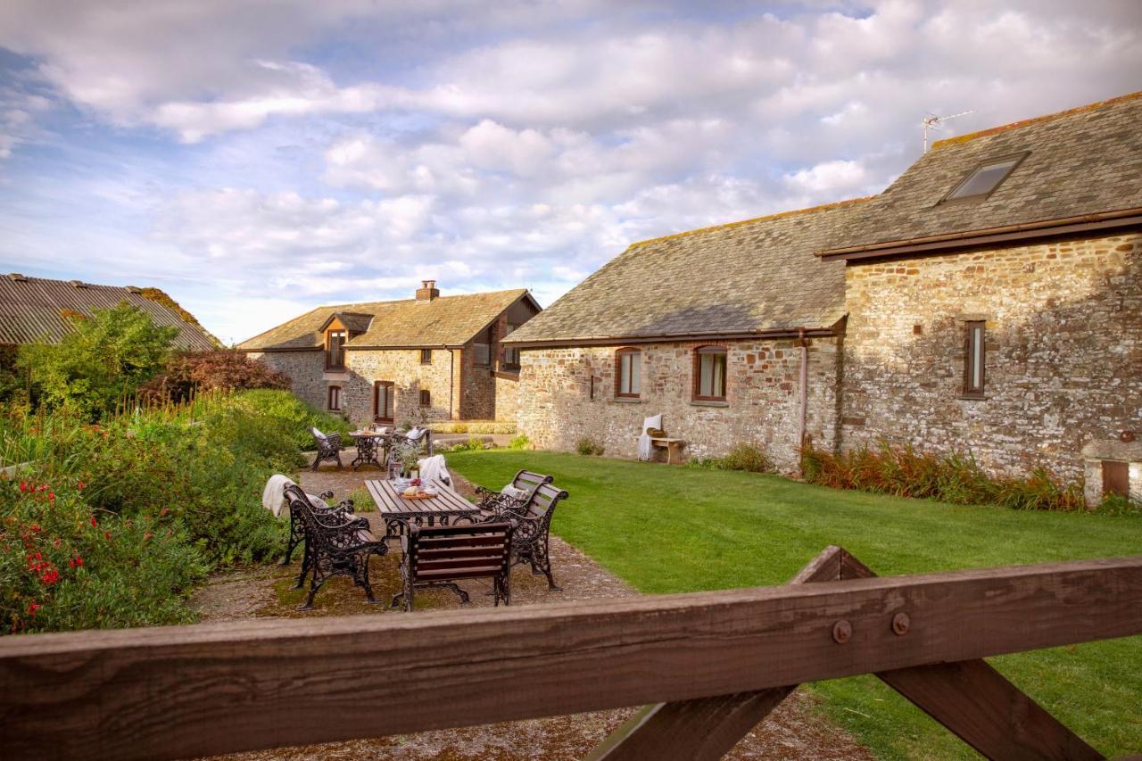 Downe Cottages Hartland Exteriör bild