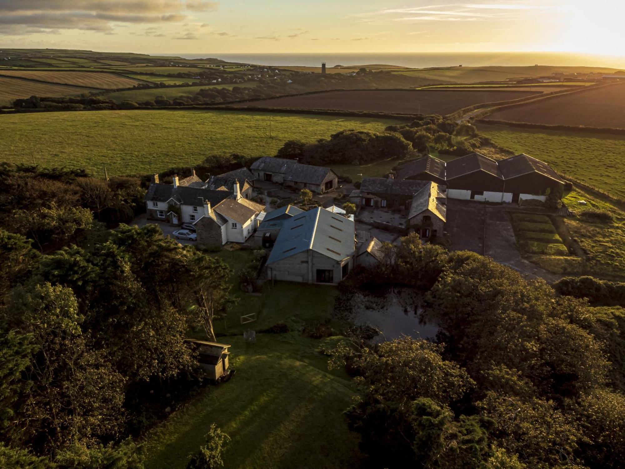 Downe Cottages Hartland Exteriör bild